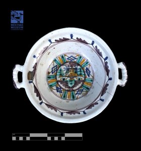 Majolikový talíř s dvěma uchy